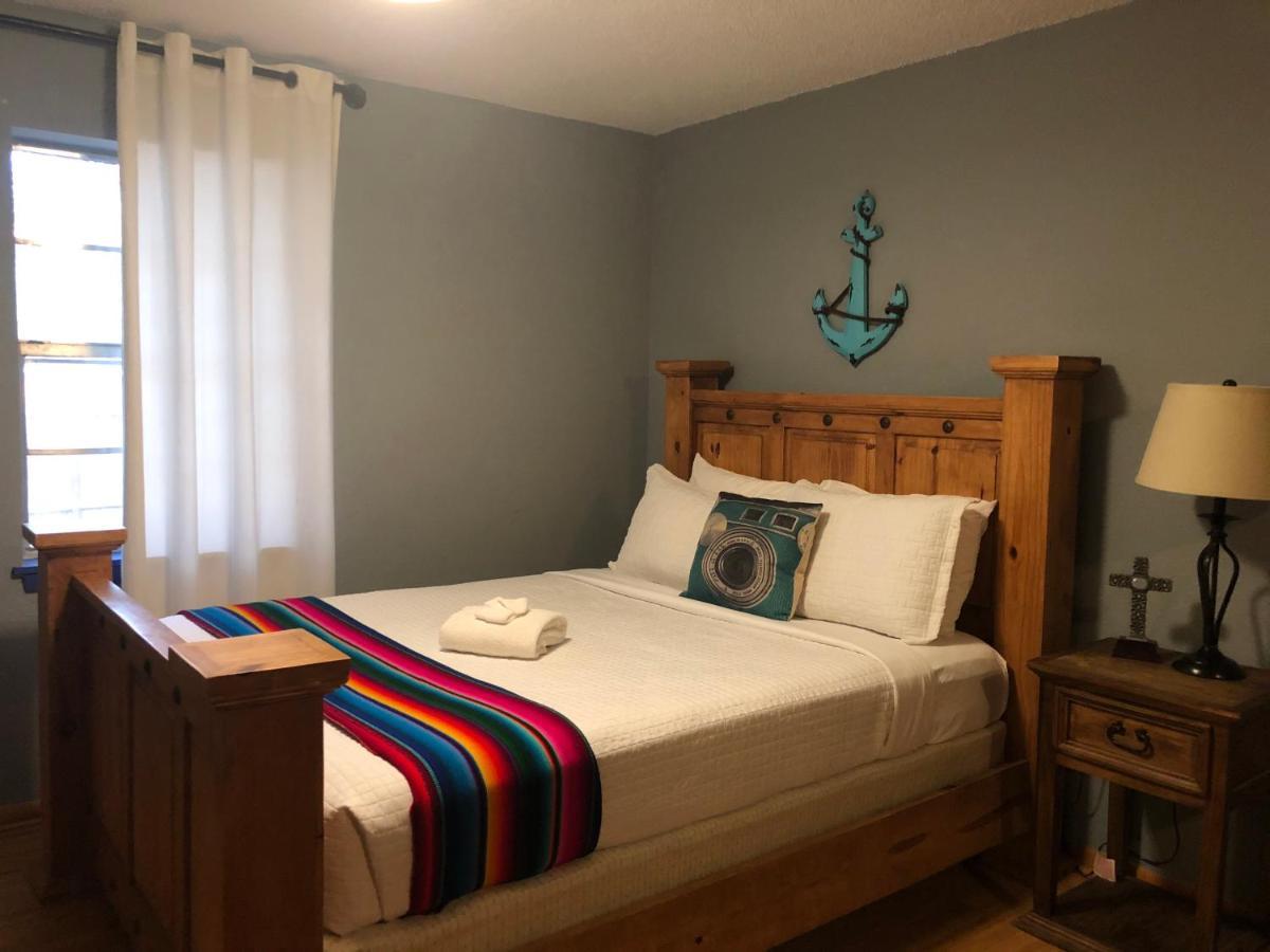 The Cove Bnb Hudson Bend Exterior photo