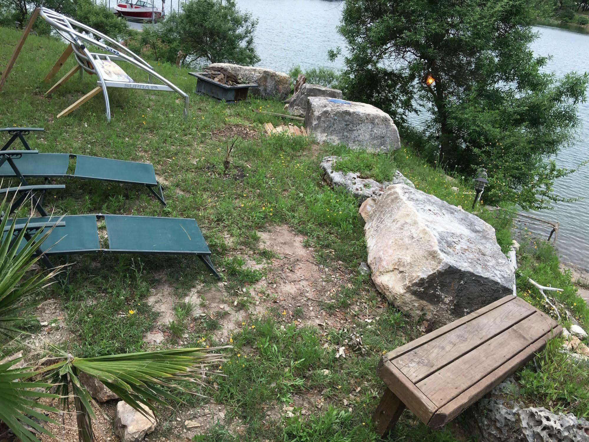The Cove Bnb Hudson Bend Exterior photo